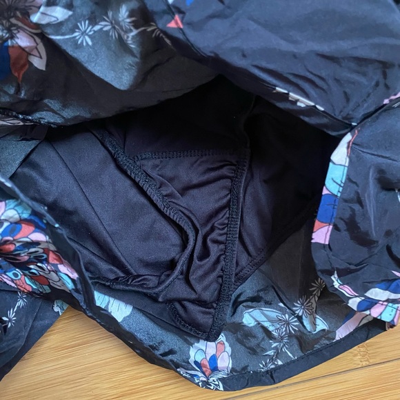 Free People Floral Athletic Shorts - Picture 5 of 9